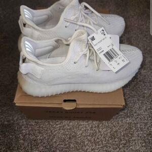 Yeezy Athletic Shoes in White